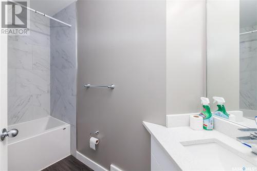 103 T Avenue N, Saskatoon, SK - Indoor Photo Showing Bathroom