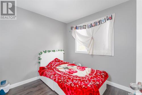 103 T Avenue N, Saskatoon, SK - Indoor Photo Showing Bedroom