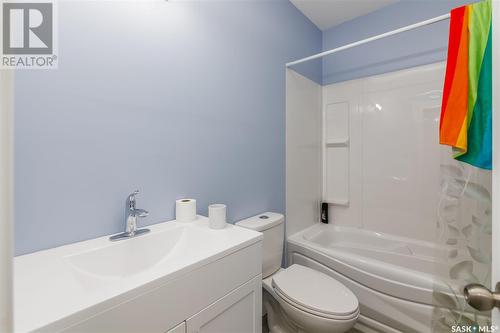 103 T Avenue N, Saskatoon, SK - Indoor Photo Showing Bathroom