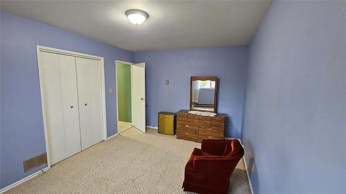 415 South Chestnut Street, Shoal Lake, MB - Indoor Photo Showing Bedroom