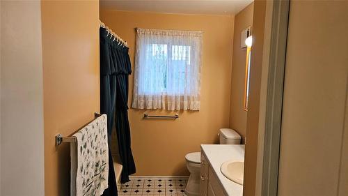 415 South Chestnut Street, Shoal Lake, MB - Indoor Photo Showing Bathroom