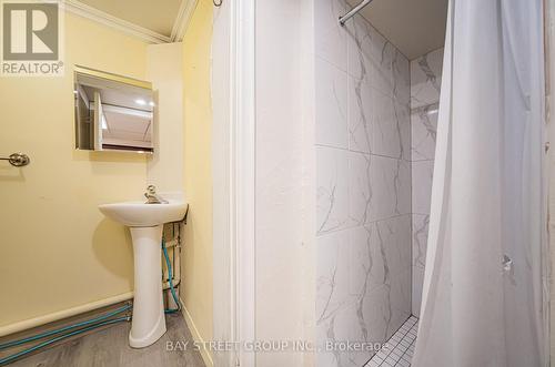 21 Fenwood Heights, Toronto E08, ON - Indoor Photo Showing Bathroom