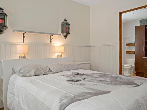 Master bedroom - 205 Ch. Des Aigles, Nominingue, QC - Indoor Photo Showing Bedroom