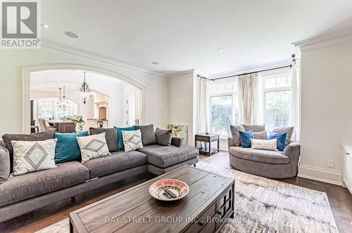 1227 Cleaver Drive, Oakville (Eastlake), ON - Indoor Photo Showing Living Room