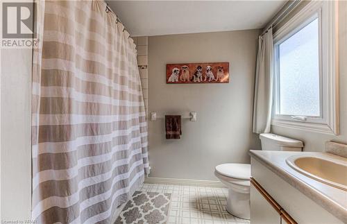 136 Oldfield Drive, Kitchener, ON - Indoor Photo Showing Bathroom