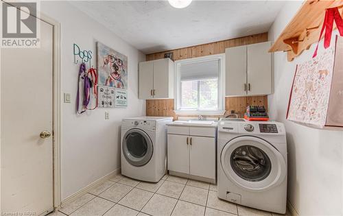 136 Oldfield Drive, Kitchener, ON - Indoor Photo Showing Laundry Room