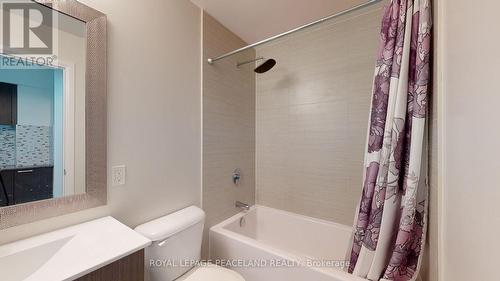 204 - 2150 Lawrence Avenue E, Toronto, ON - Indoor Photo Showing Bathroom