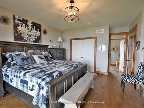 21 Blue Bay Lane, Kawartha Lakes, ON - Indoor Photo Showing Bedroom