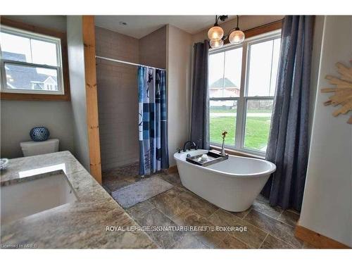 21 Blue Bay Lane, Kawartha Lakes, ON - Indoor Photo Showing Bathroom