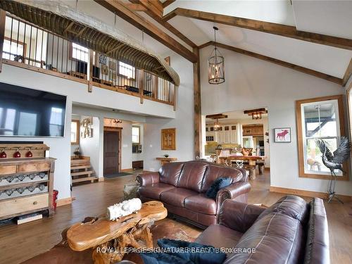 21 Blue Bay Lane, Kawartha Lakes, ON - Indoor Photo Showing Living Room