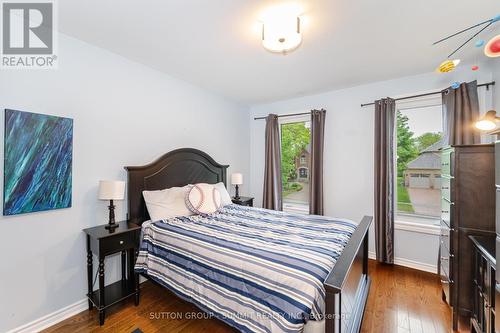 1590 Tipperary Court, Mississauga, ON - Indoor Photo Showing Bedroom