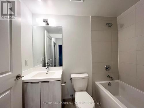 608 - 8 Widmer Street, Toronto, ON - Indoor Photo Showing Bathroom