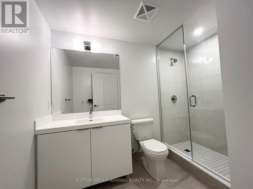 608 - 8 Widmer Street, Toronto, ON - Indoor Photo Showing Bathroom