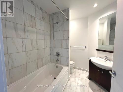 3408 - 8 York Street, Toronto, ON - Indoor Photo Showing Bathroom