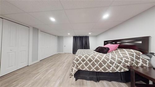 88293 351 Highway, North Cypress Rm, MB - Indoor Photo Showing Bedroom