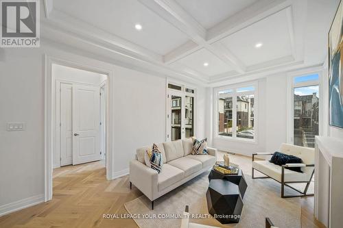 Lot 3 - 50 Globemaster Lane N, Richmond Hill, ON - Indoor Photo Showing Living Room