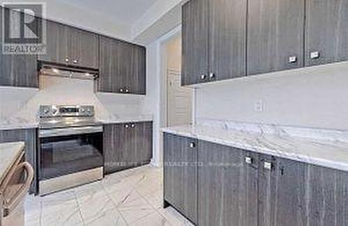 8758 Chickory Trail, Niagara Falls, ON - Indoor Photo Showing Kitchen