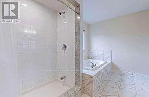 8758 Chickory Trail, Niagara Falls, ON - Indoor Photo Showing Bathroom