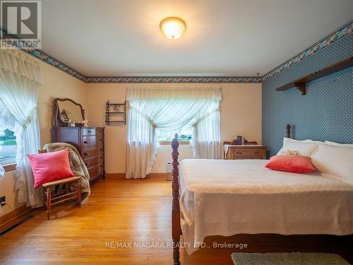 119 Ost Avenue, Port Colborne, ON - Indoor Photo Showing Bedroom