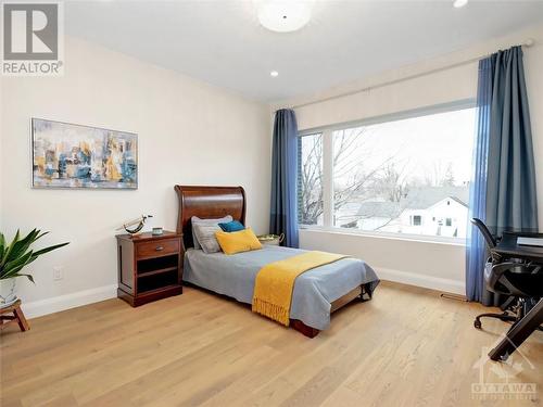 34 Granton Avenue, Ottawa, ON - Indoor Photo Showing Bedroom