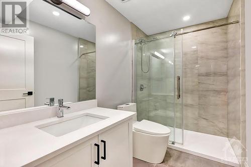 34 Granton Avenue, Ottawa, ON - Indoor Photo Showing Bathroom