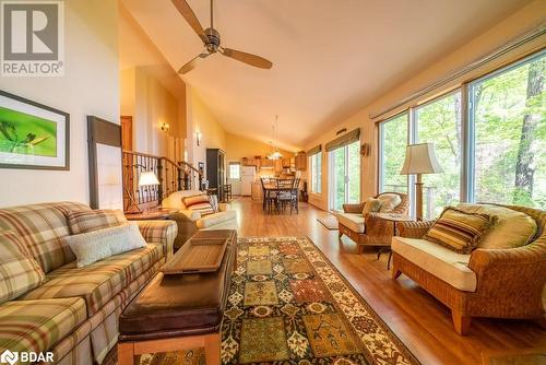 3465 Hughes Landing Road, Cloyne, ON - Indoor Photo Showing Living Room