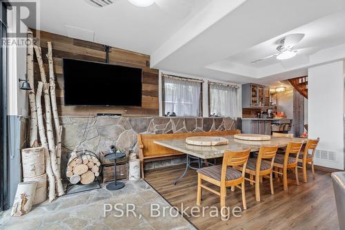 1130 Parkers Point Road, Gravenhurst, ON - Indoor Photo Showing Dining Room