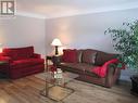 33 Newark Avenue, Hamilton, ON  - Indoor Photo Showing Living Room 