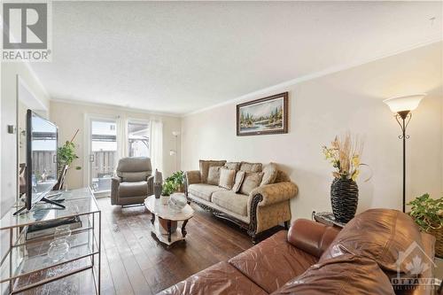 2166 Loyola Avenue Unit#155, Ottawa, ON - Indoor Photo Showing Living Room