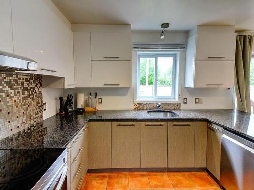 Kitchen - 8400 Rue Occident, Brossard, QC - Indoor Photo Showing Kitchen