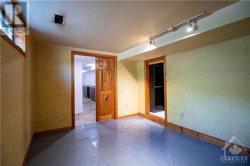 Basement Bedroom - 2543 Kaladar Avenue, Ottawa, ON - Indoor Photo Showing Other Room