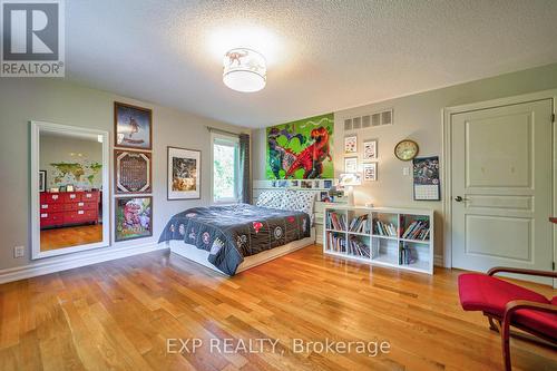 1582 Stavebank Road, Mississauga, ON - Indoor Photo Showing Bedroom