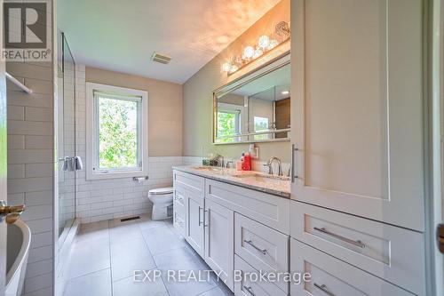 1582 Stavebank Road, Mississauga, ON - Indoor Photo Showing Bathroom