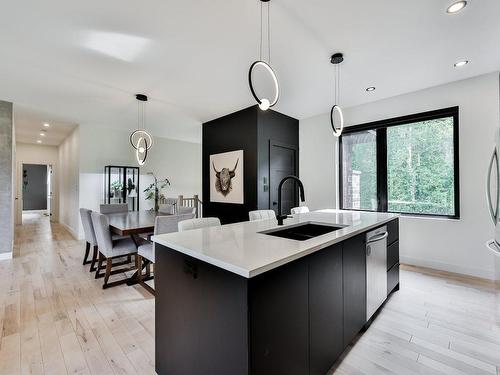 Kitchen - 507 Ch. Du Lac-Des-Becs-Scie E., Saint-Sauveur, QC - Indoor Photo Showing Kitchen With Double Sink With Upgraded Kitchen