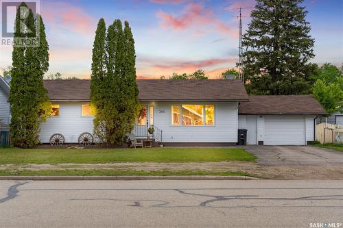 304 8Th Avenue E, Watrous, SK - Outdoor