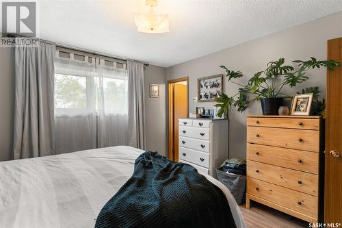 304 8Th Avenue E, Watrous, SK - Indoor Photo Showing Bedroom