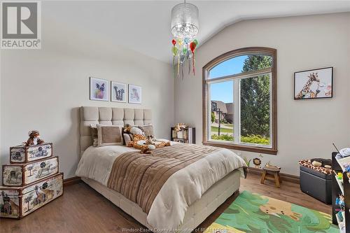 2835 Piccadilly, Tecumseh, ON - Indoor Photo Showing Bedroom