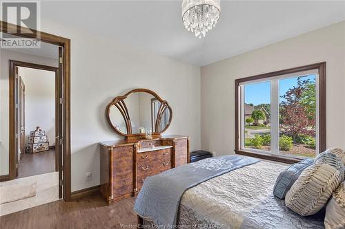 2835 Piccadilly, Tecumseh, ON - Indoor Photo Showing Bedroom