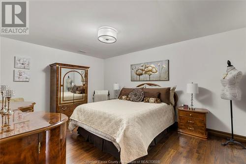 2835 Piccadilly, Tecumseh, ON - Indoor Photo Showing Bedroom