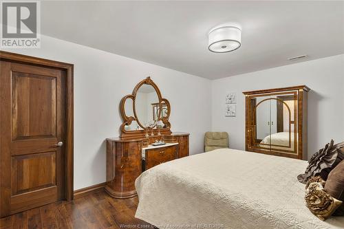 2835 Piccadilly, Tecumseh, ON - Indoor Photo Showing Bedroom