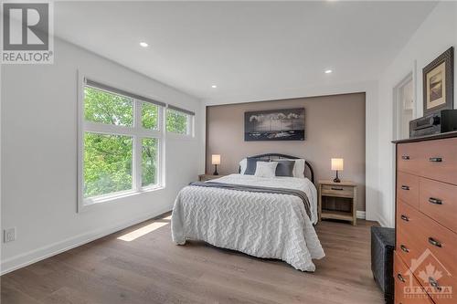 487 Mutual Street, Ottawa, ON - Indoor Photo Showing Bedroom