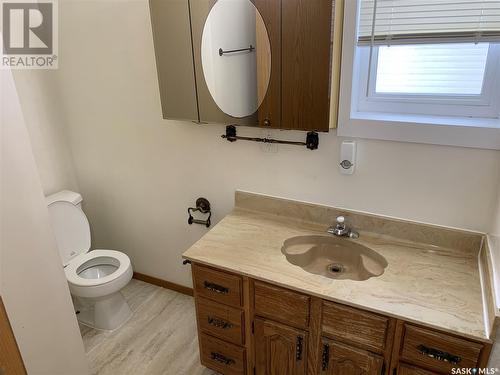 613 6Th Avenue N, Saskatoon, SK - Indoor Photo Showing Bathroom