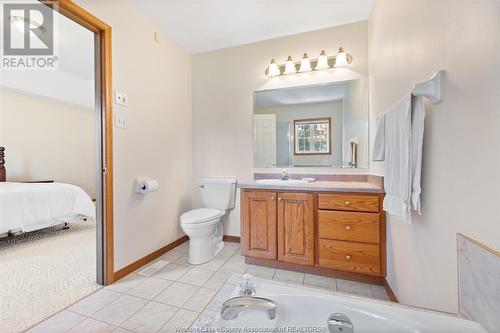 4521 Hunt Club Crescent, Windsor, ON - Indoor Photo Showing Bathroom