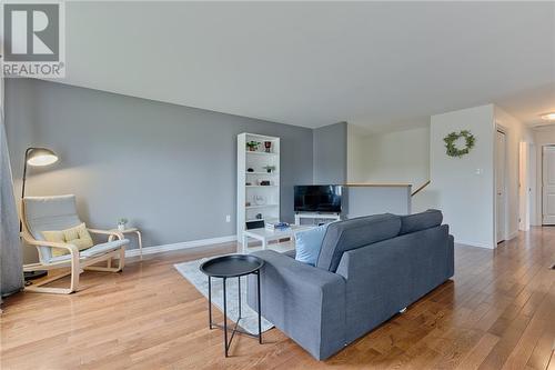 18 Winfield Street, Petawawa, ON - Indoor Photo Showing Living Room