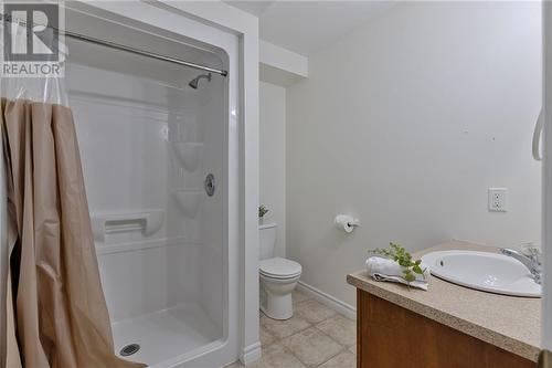 18 Winfield Street, Petawawa, ON - Indoor Photo Showing Bathroom