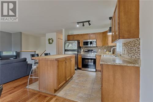 18 Winfield Street, Petawawa, ON - Indoor Photo Showing Kitchen With Double Sink