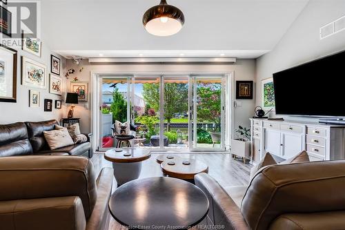 9 Montego Bay Crescent, Kingsville, ON - Indoor Photo Showing Living Room