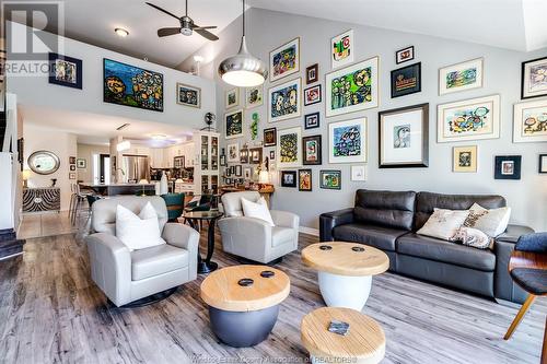 9 Montego Bay Crescent, Kingsville, ON - Indoor Photo Showing Living Room