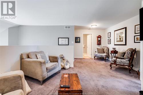 9 Montego Bay Crescent, Kingsville, ON - Indoor Photo Showing Living Room