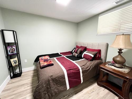 315 - 5570 Broadwater Rd, Castlegar, BC - Indoor Photo Showing Bedroom